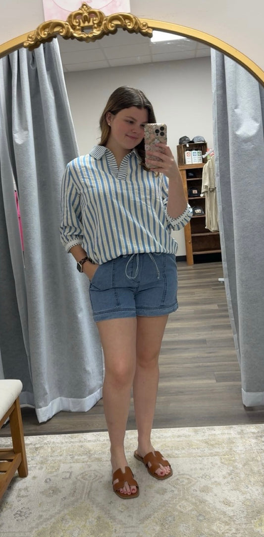 Elastic waist denim shorts