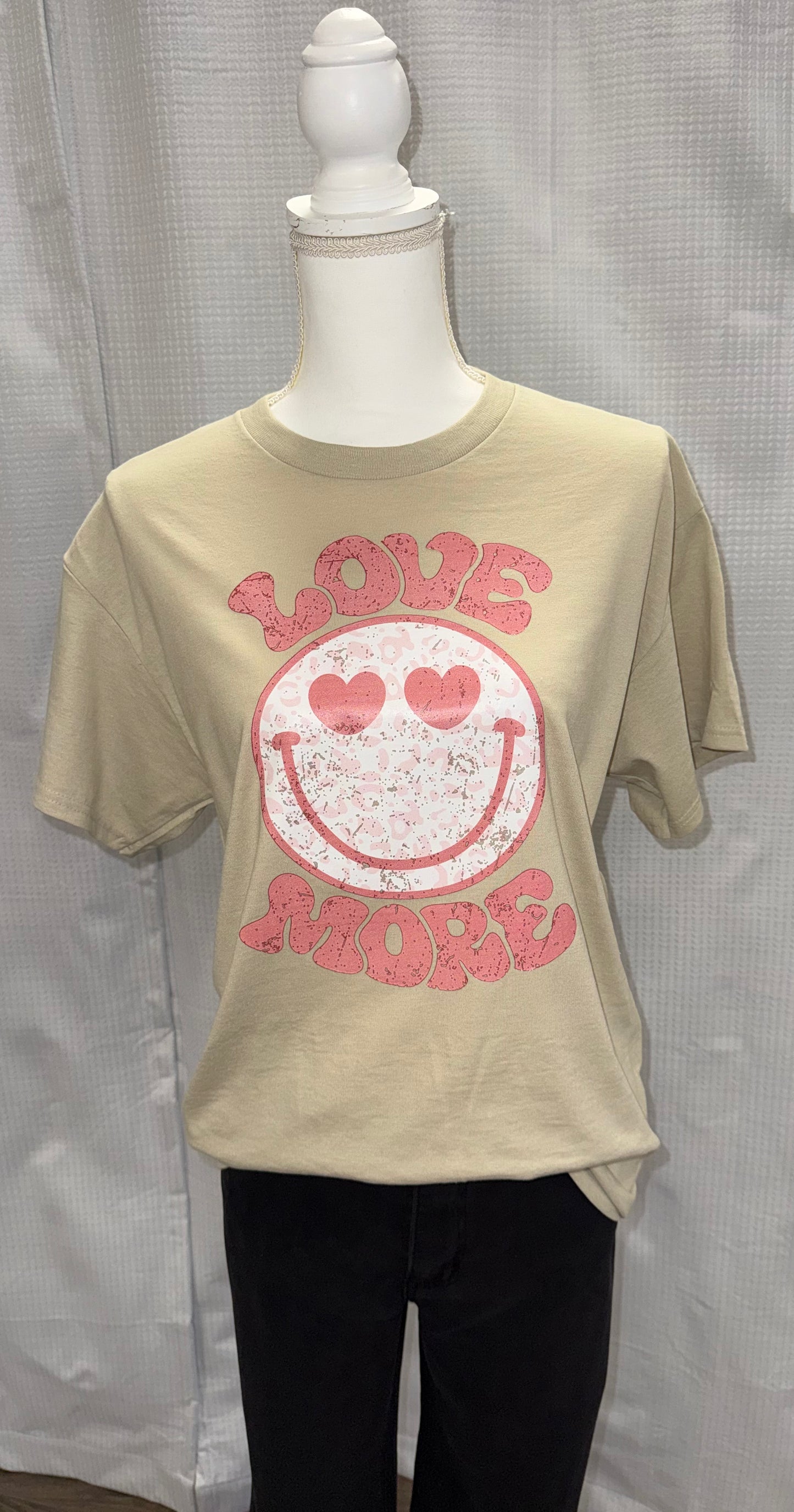 Love more smiley tee