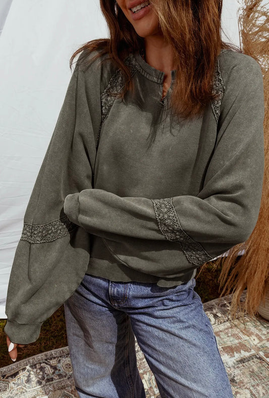 Lace patchwork baggy sweatshirt