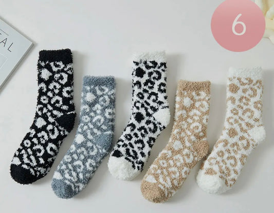 Leopard print fuzzy socks 1pk