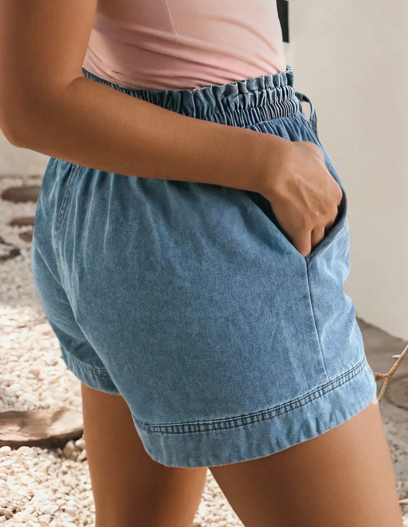 Elastic waist denim shorts