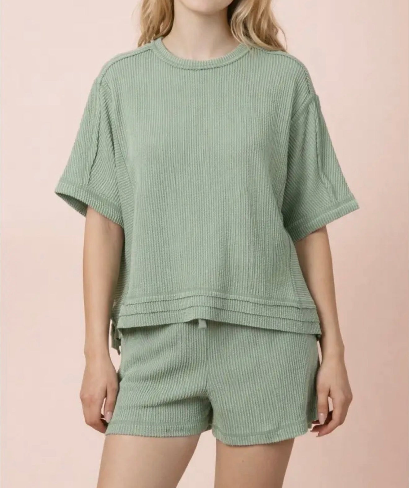 Ribbed sage green shorts set