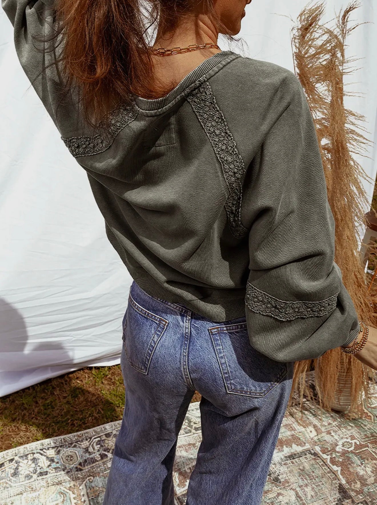 Lace patchwork baggy sweatshirt
