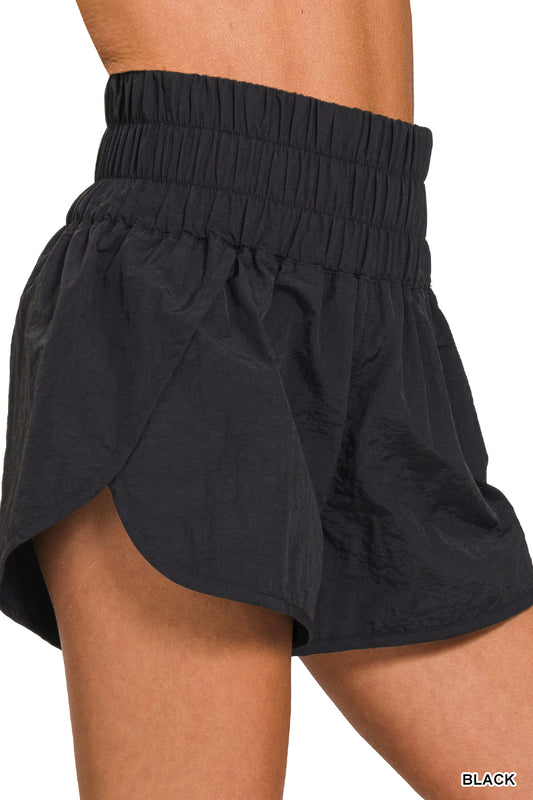 Windbreaker smocked running shorts black